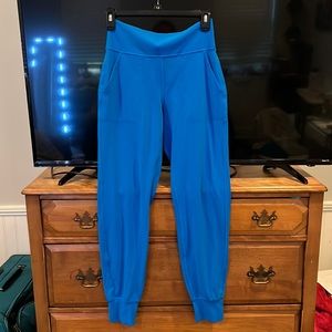 Lululemon align joggers (poolside)